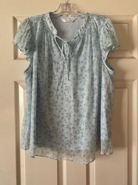 LC Lauren Conrad Pale Blue Floral Tie-Front Flutter Sleeve Blouse